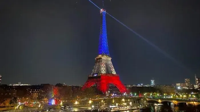 Tíz évvel a Bataclan-mészárlás után – Párizs még mindig viseli a sebeket + videó
