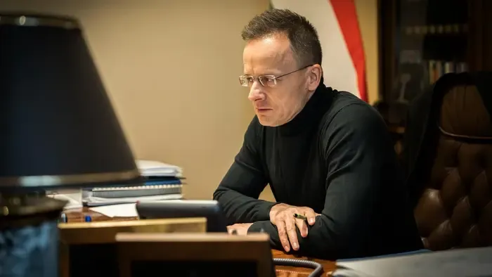 Szijjártó Péter: nem engedjük, hogy a magyar emberek pénzét Ukrajnába küldjék egy korrupt rezsim finanszírozására
