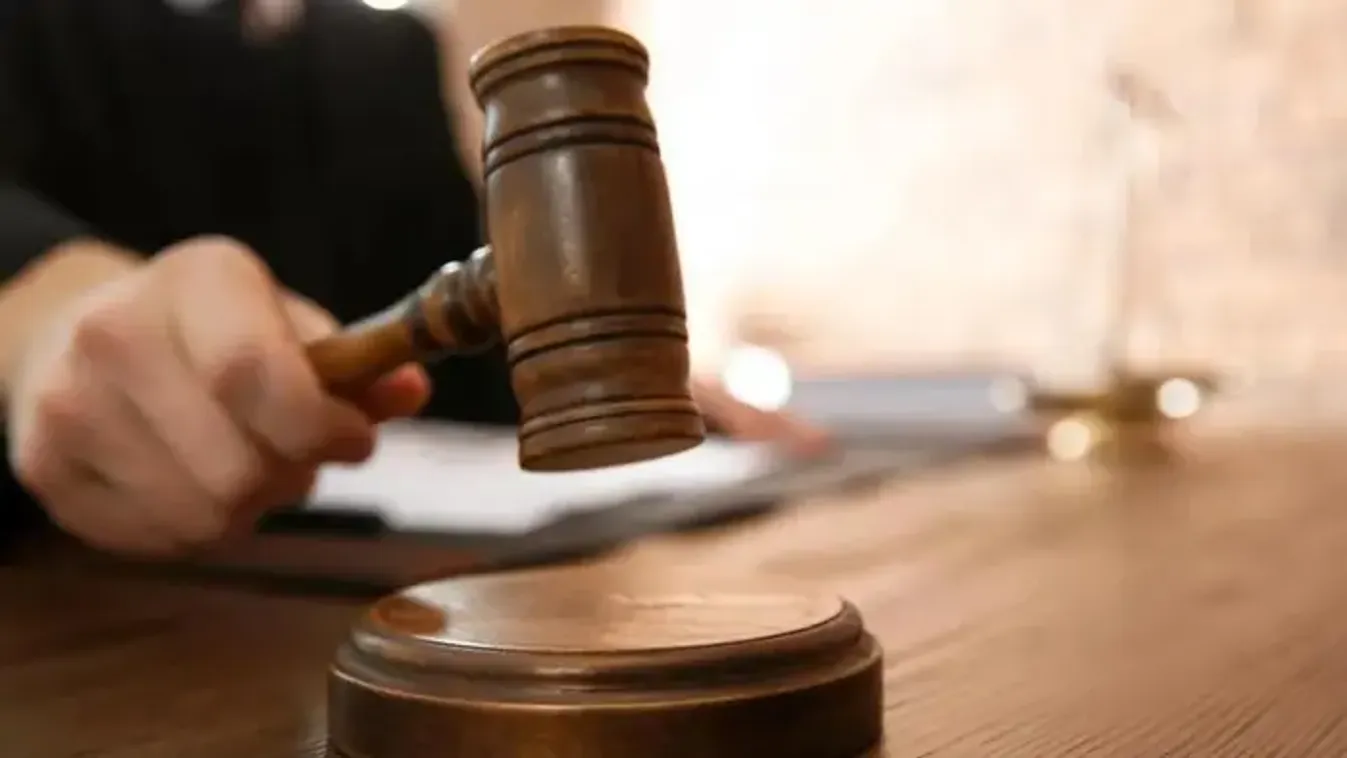 Megpróbálta rágyújtani a házat korábbi élettársára egy szegedi nő