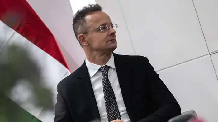 „Magyarországot nem lehet beletolni a háborúba” – Szijjártó Péter Győrben üzent Brüsszelnek