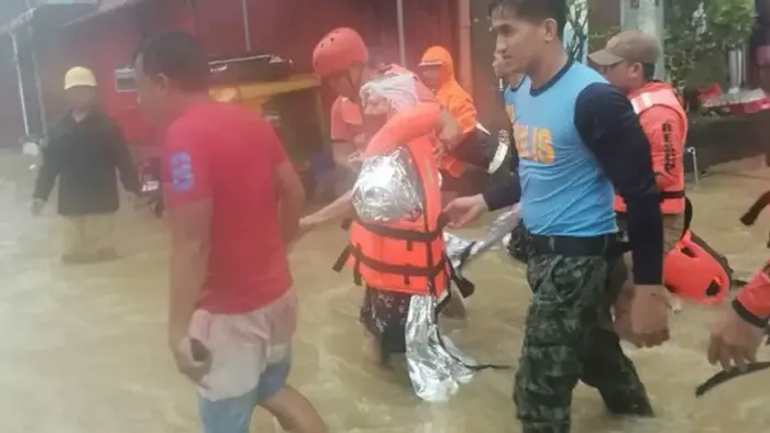 A Fülöp-szigeteken közel 1 millió embert evakuáltak a közeledő szupertájfun érkezése előtt