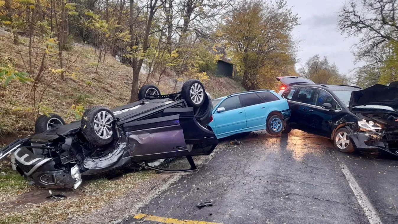 Méregdrága luxusautó is összetört a tömegbalesetben – Fotók