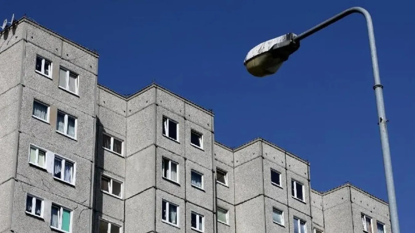 Kimászott a nyolcadikról egy rendőr Iglón, drámai esetről érkezett hír