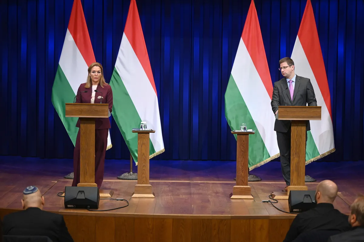 GULYÁS Gergely; VITÁLYOS Eszter