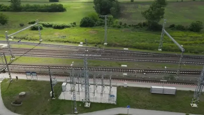 Súlyos áramütés ért egy felelőtlen fiatalt a Rákospalota-Újpest vasútállomáson