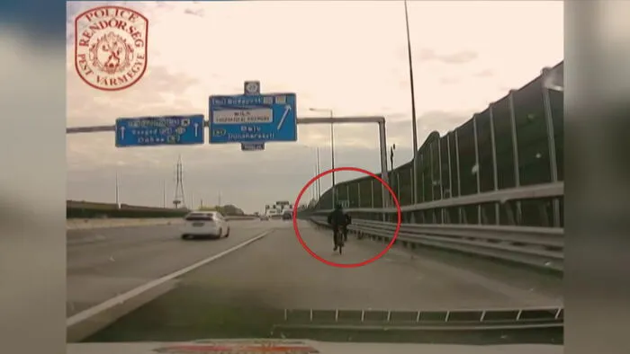 Biciklivel hajtott fel az M0-sra