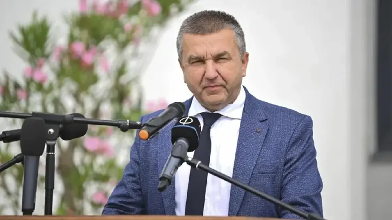 Czomba Sándor: Azért dolgozunk, hogy egyre több pénz maradjon a családok zsebében - Szeptemberben 65 ezer forinttal nőtt az átlagkereset