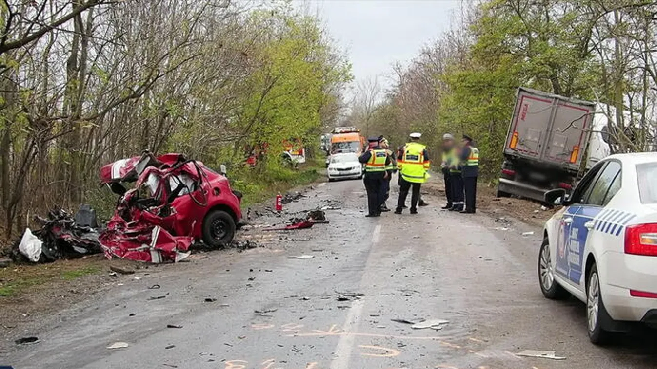Kettészakadt a kocsi, meghalt a sofőr