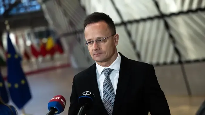 Szijjártó: az őrület a legvisszafogottabb kifejezés arra, ami itt zajlik Brüsszelben