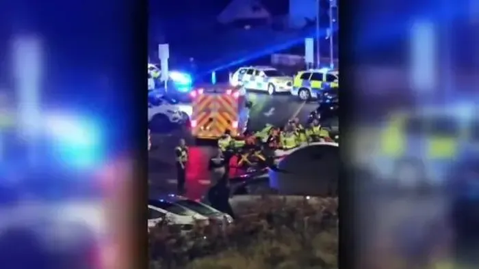 Tíz ember sérült meg az angliai vonaton elkövetett késeléses támadásban