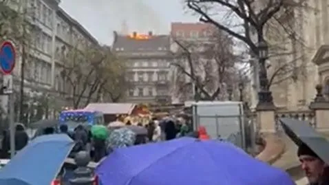 Drámai eset a Szent István-bazilikánál, a karácsonyi vásáron ledermedt a tömeg