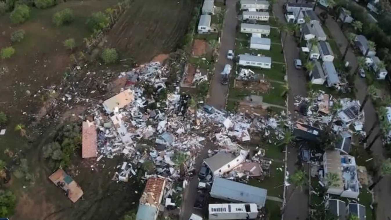 Tornádó döntötte fel a lakókocsikat