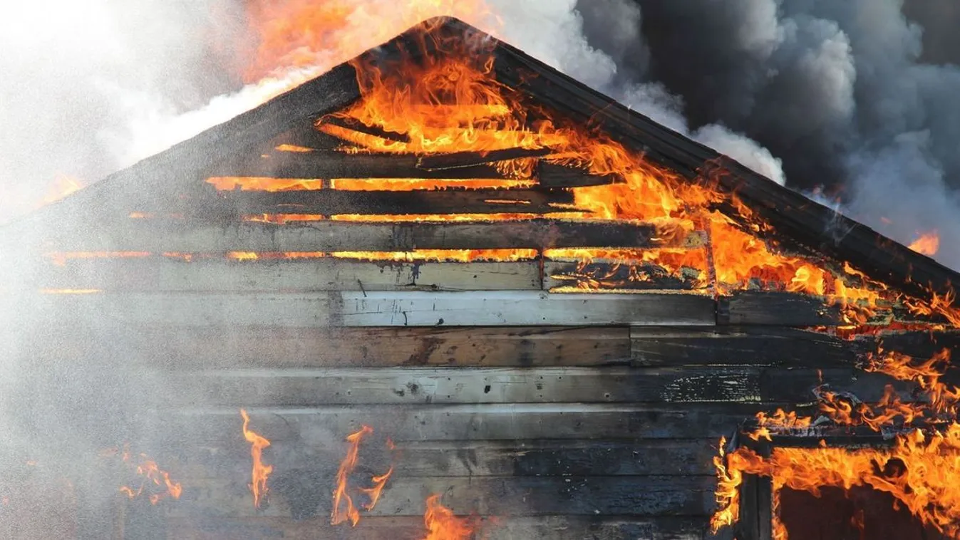 Tűz ütött ki egy komlói lakásban, egy idős férfi életét vesztette