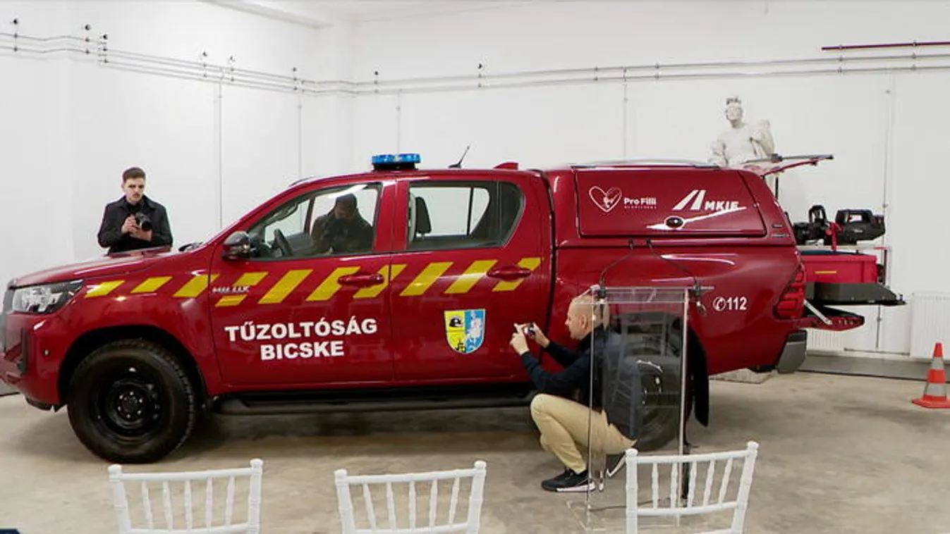 Új járművel támogatták a tűzoltókat