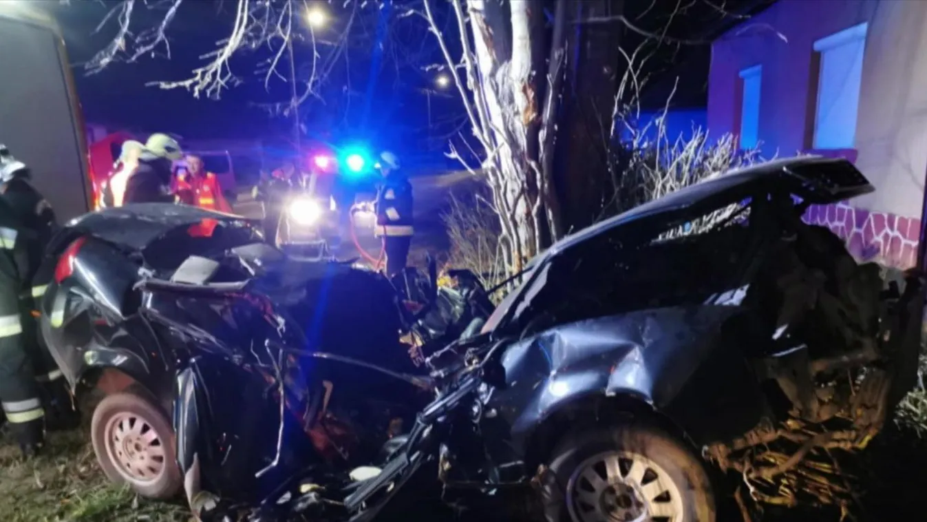 Iszonyatos látvány, fotók érkeztek a két ember életét követelő balesetről