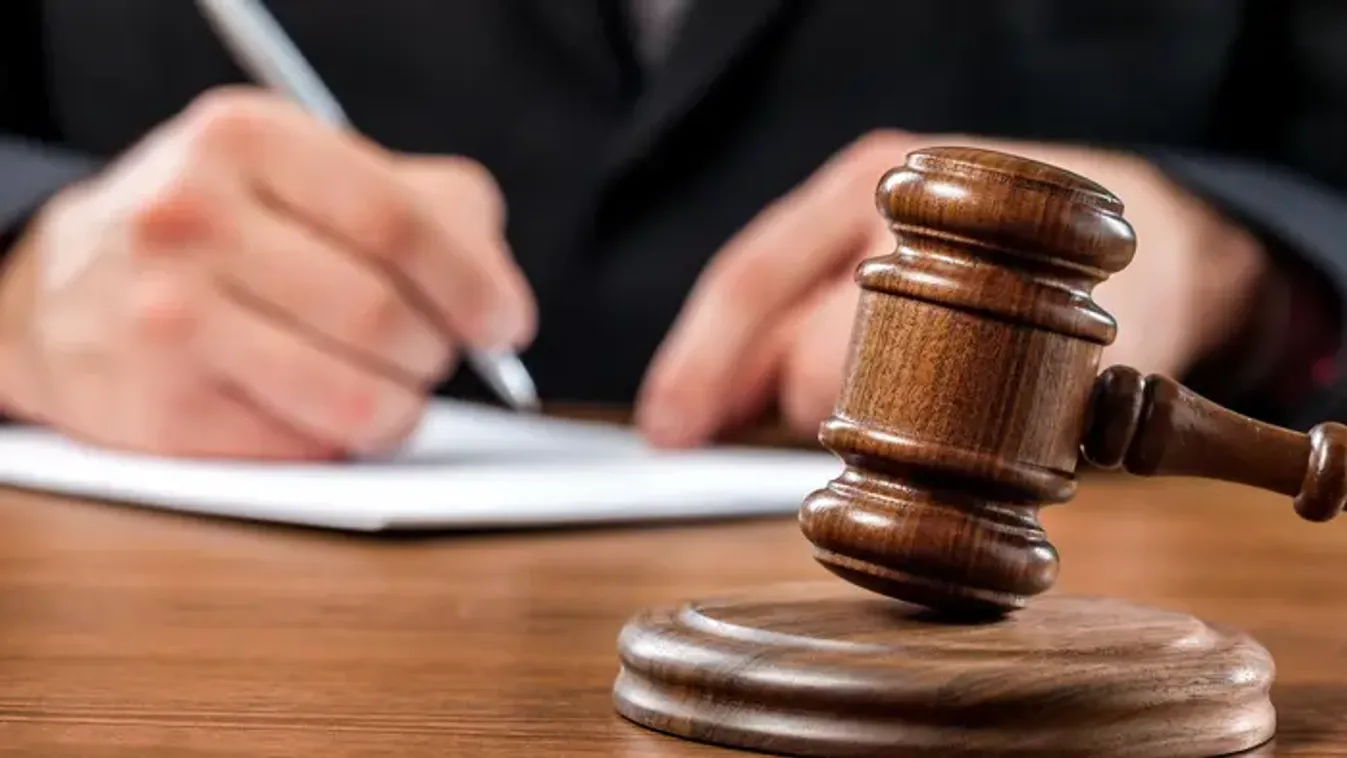 Brutális állatkínzás Kecskeméten: összevesztek, majd a nyúl repült az erkélyről