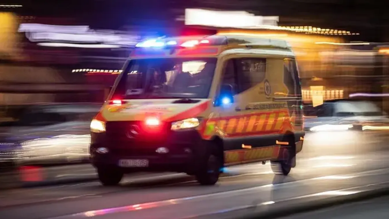 Megrázó eset egy budapesti uszodában: A víz alatt egy hároméves kisfiút találtak