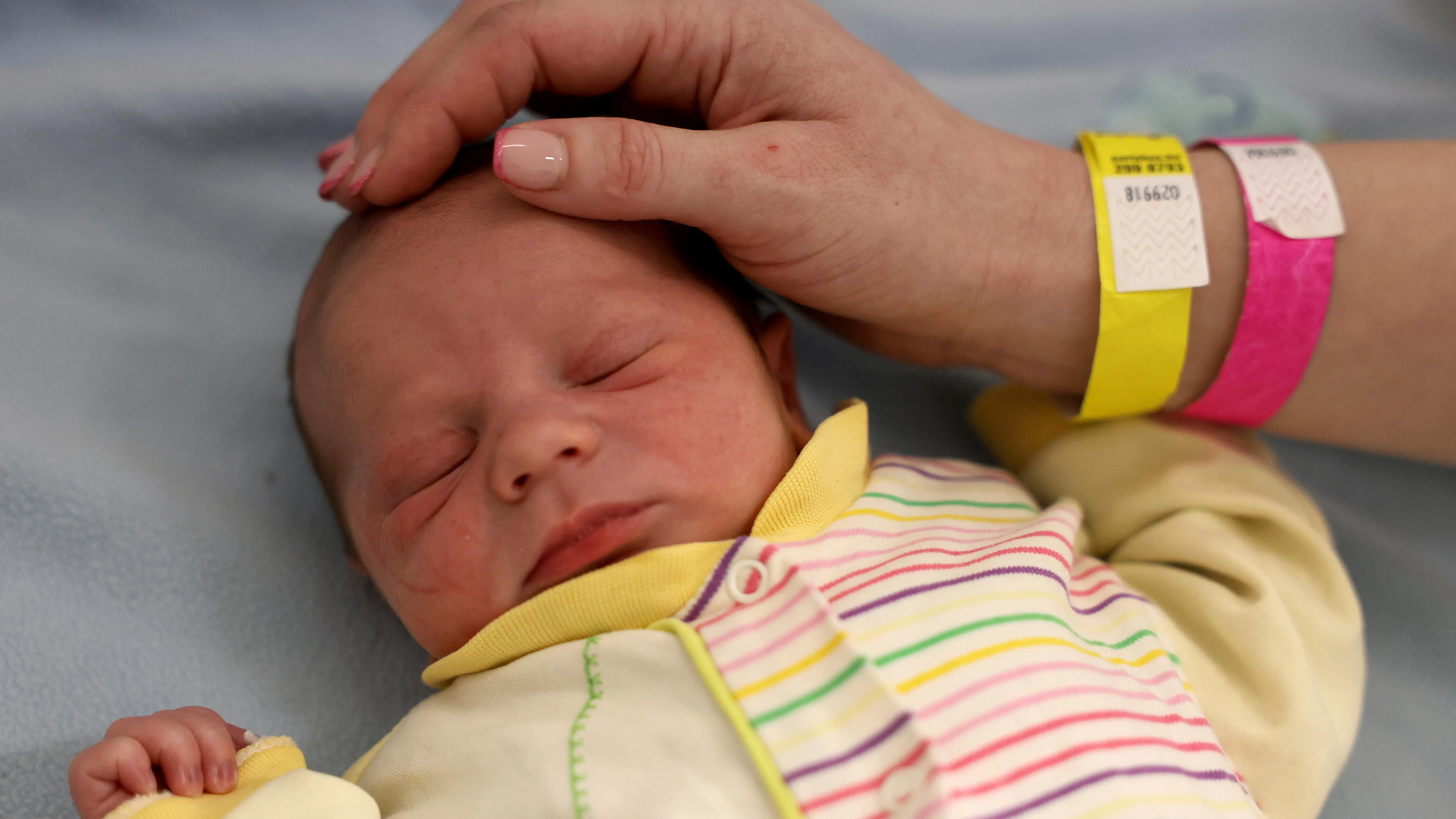 Szeptemberben 123 ezren érvényesítették a csed, a gyed és az örökbefogadási díj kedvezményét