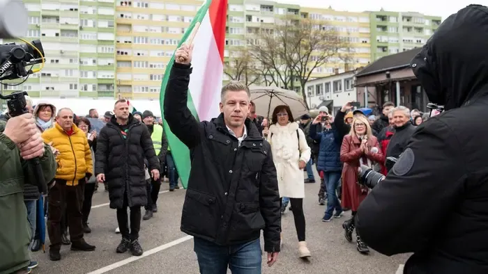 Deák Dániel: Orbán Viktort erősíti, hogy Magyar Péter mindenhova követi a kormányfőt