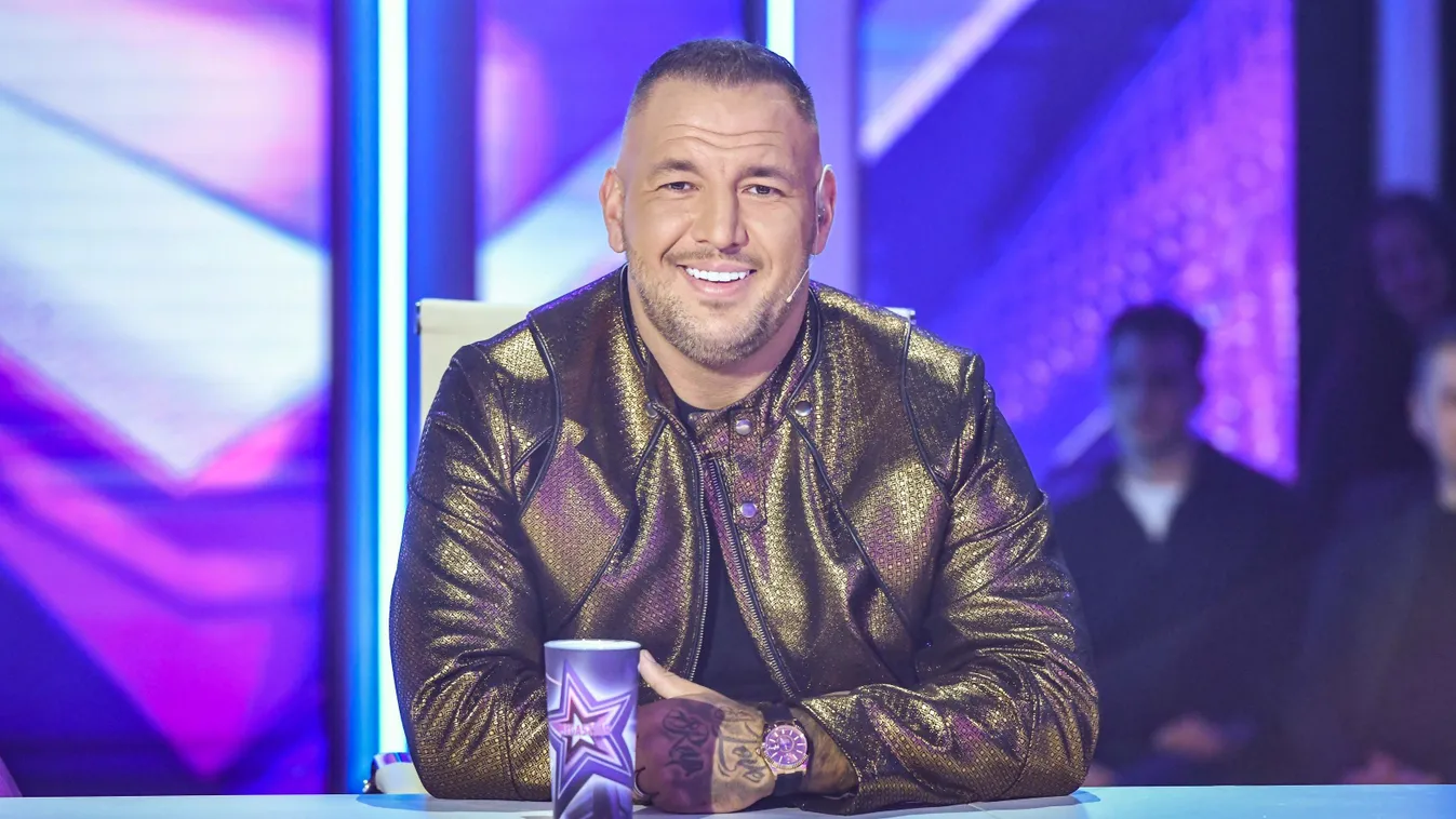 Az ágyból posztolt Curtis és felesége, társaságuk akadt - Fotó