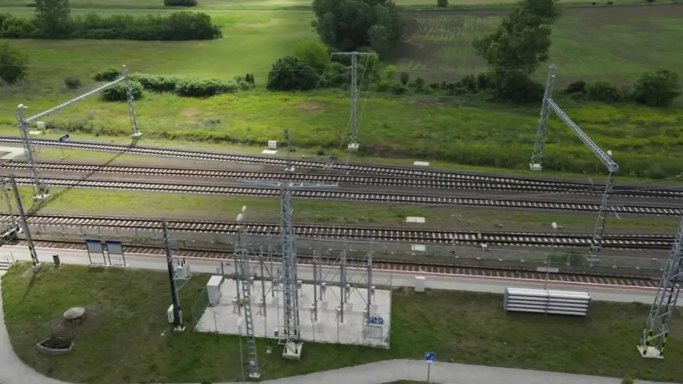 Súlyos áramütés ért egy felelőtlen fiatalt a Rákospalota-Újpest vasútállomáson