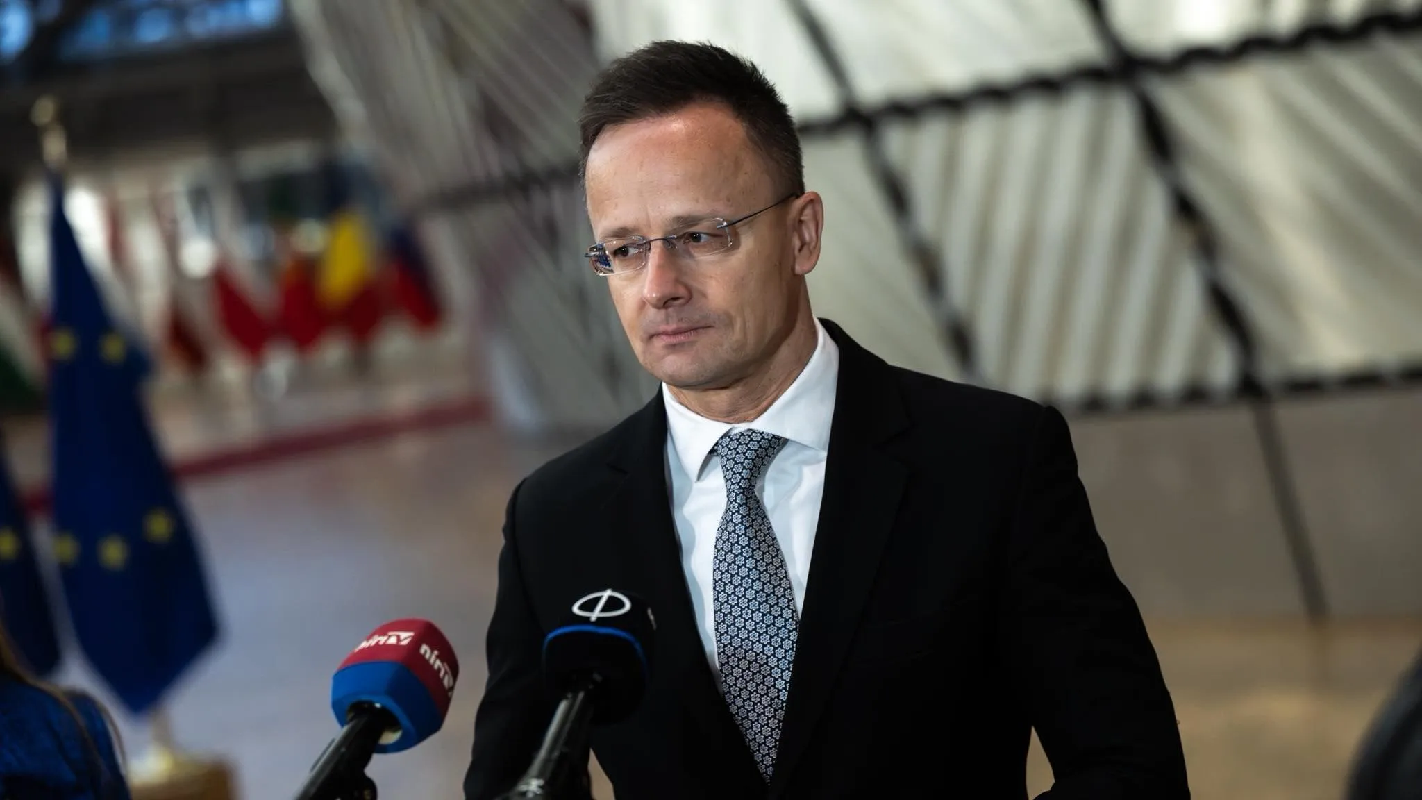 Szijjártó: az őrület a legvisszafogottabb kifejezés arra, ami itt zajlik Brüsszelben