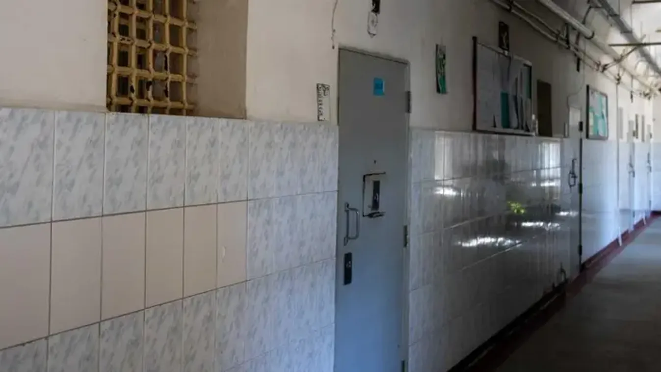 Vesszővel vert meg egy fogyatékos lányt egy ápolónő