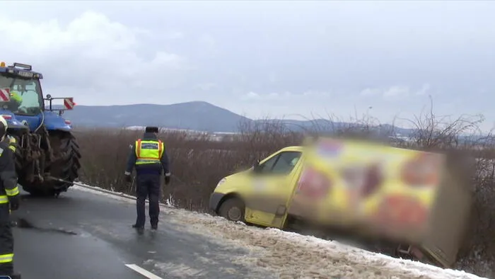 Fennakadást okozott a havazás a Bakonyban több helyen is