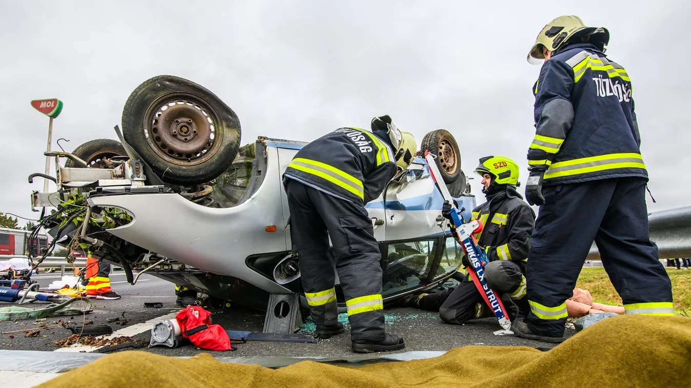 Az egyik sofőr nem élte túl a frontális karambolt az 51-esen