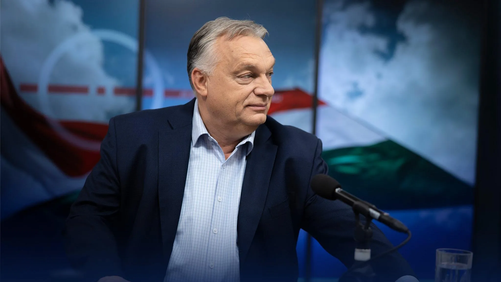 Folyamatosan érkeznek vissza a nemzeti konzultációs ívek, gőzerővel gyűjtik a háborúellenes aláírásokat is