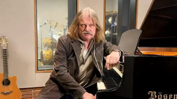 Nosztalgikus videóval üzent Thomas Gottschalk-nak Leslie Mandoki