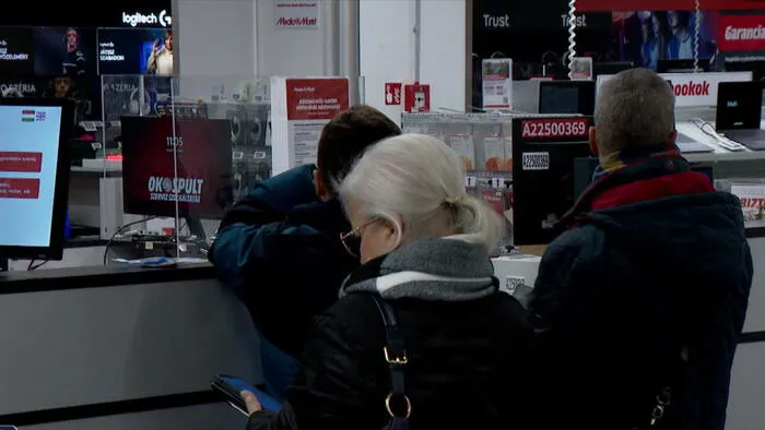 Újabb roham indult a boltokban, több oka is van