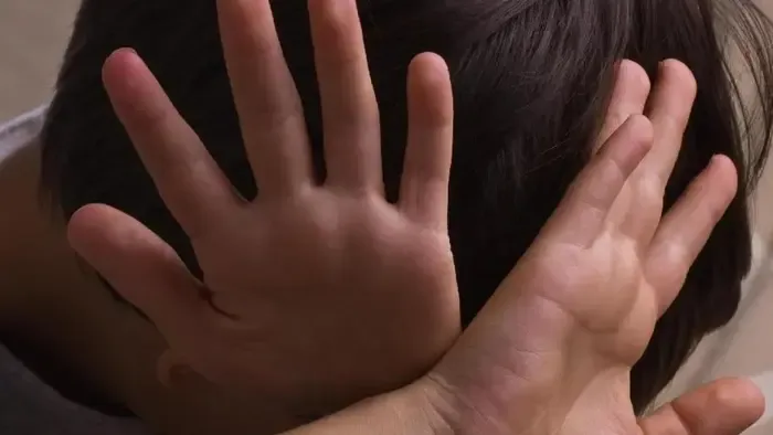 Gyerekektől csalt ki meztelen felvételeket, meg is erőszakolta egyiküket