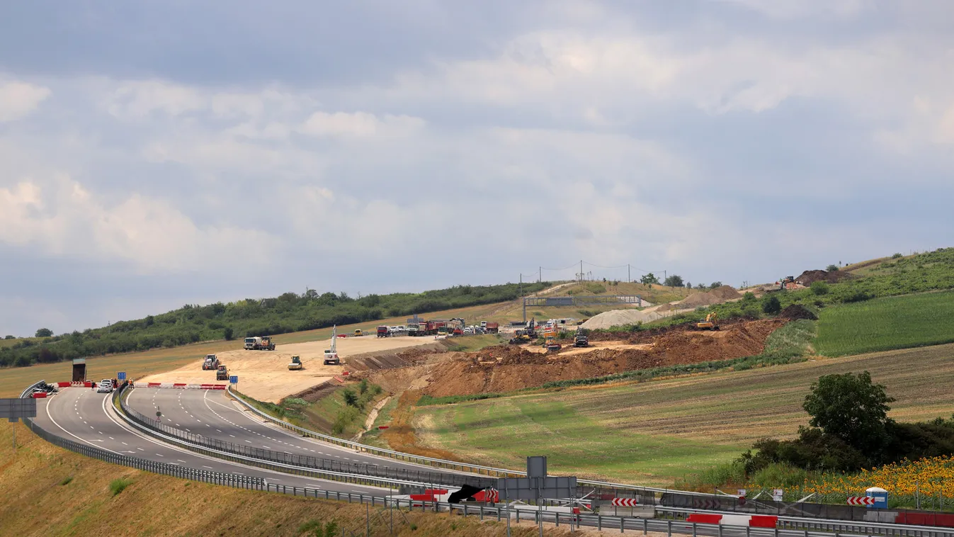 ÉKM: a STRABAG nem vállal felelősséget a saját munkájáért