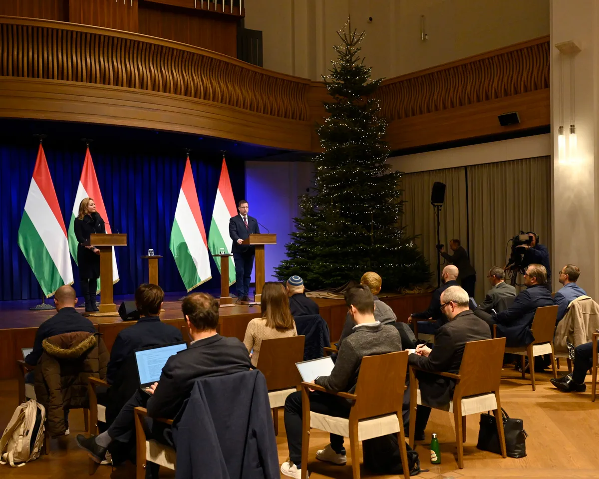 GULYÁS Gergely; VITÁLYOS Eszter