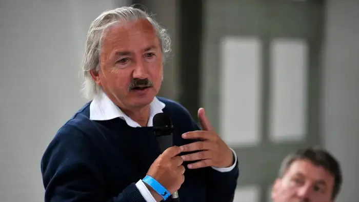 Lengyel László, a Tisza szakértője elismerte, Magyar Péterék azonnal megszüntetnék a 14. havi nyugdíjat