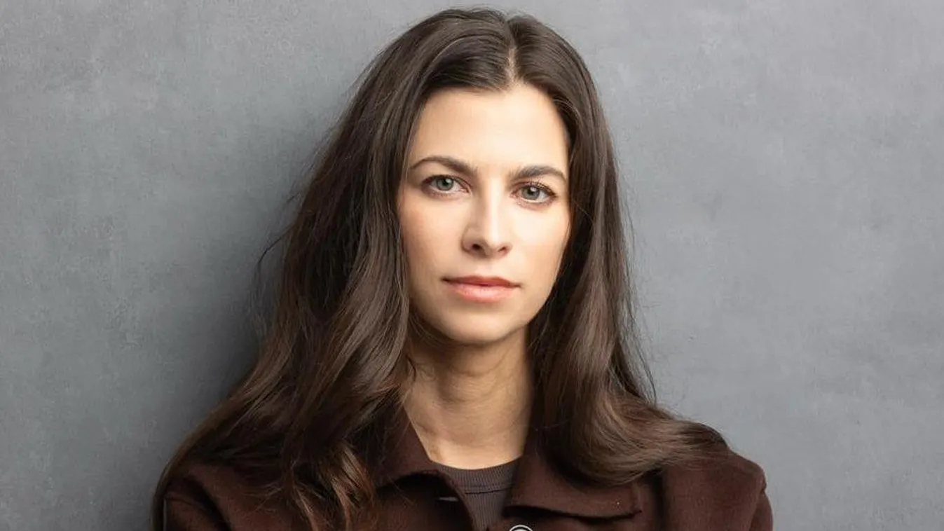 Tóta W. Árpád szerint egy nő azért visel szemüveget, hogy ne tűnjön hülyének