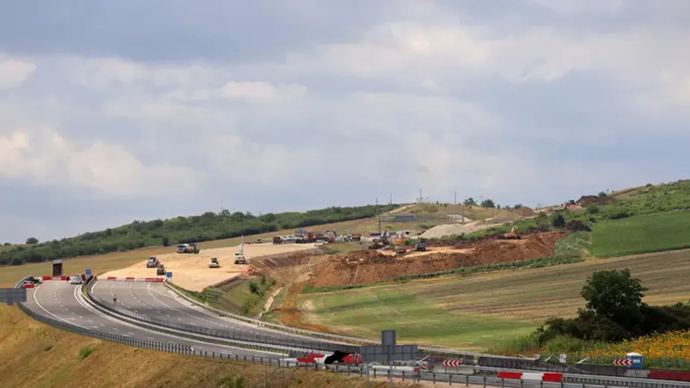 ÉKM: a STRABAG nem vállal felelősséget a saját munkájáért