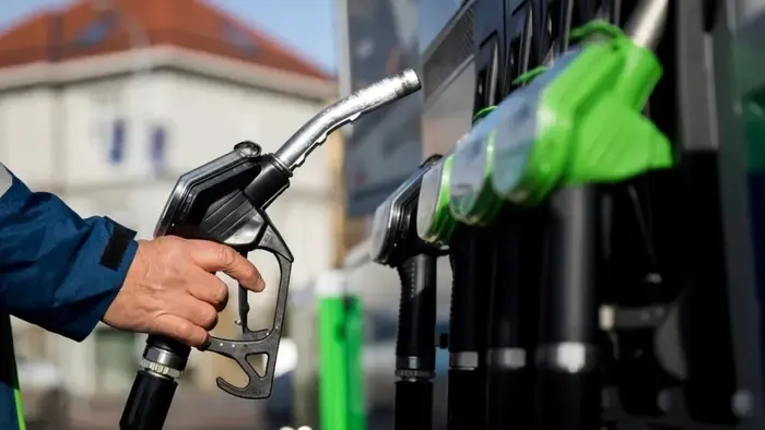 Napok óta valami különös történik a benzinnel és gázolajjal