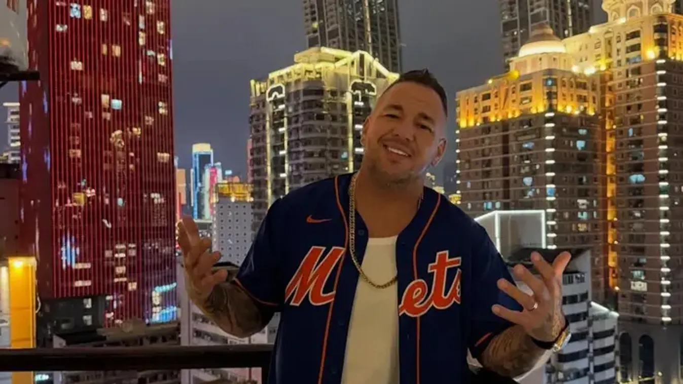 Valami készül? Curtis sokatmondó üzenettel búcsúzott