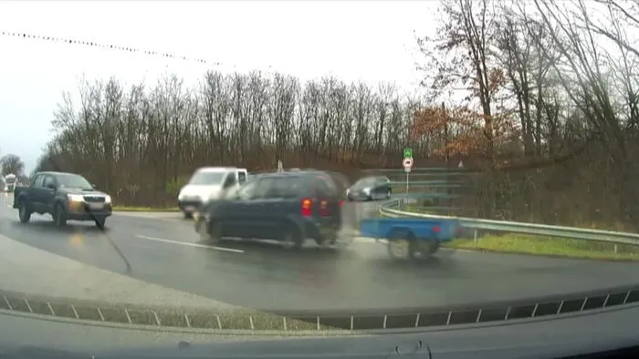 Videó rögzítette a frontális ütközését Debrecennél