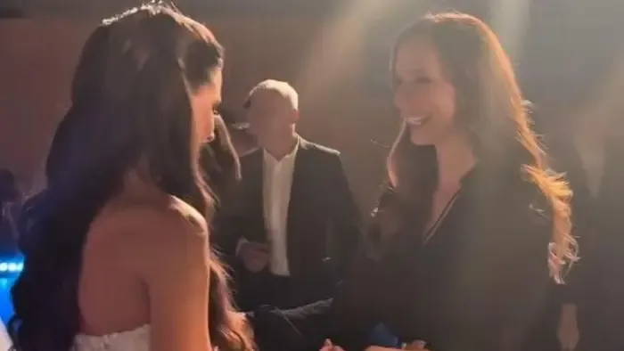 „Egy királylányt vittem táncba” – Videón Demcsák Zsuzsa és szalagavatós lánya