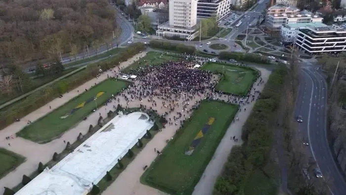 Kitört a pánik: a Tisza-hívek nem értik a zuhanást, saját közvélemény-kutatóikat vádolják csalással