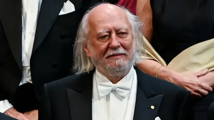 Krasznahorkai László átvette az irodalmi Nobel-díjat