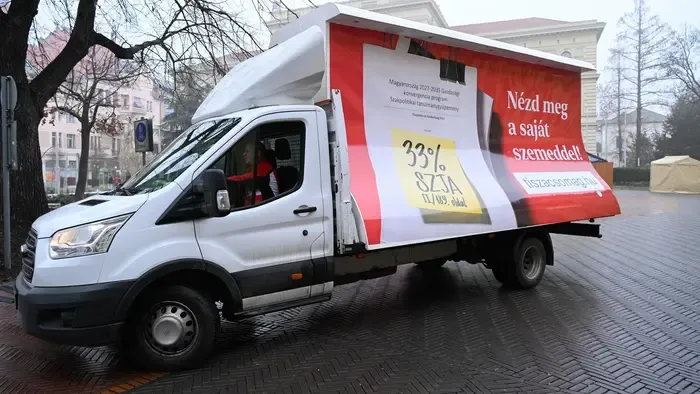 Figyelemfelkeltő kampányt indított a Nemzeti Ellenállás Mozgalom a Tisza adóterveiről
