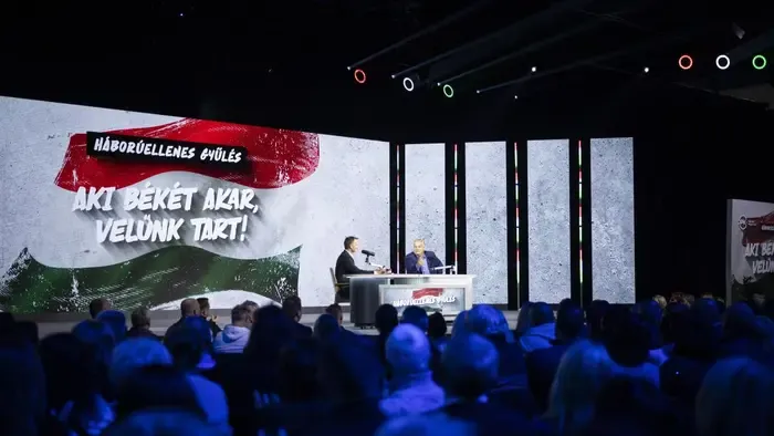 Ma Orbán Viktor részvételével Kecskeméten folytatódik a DPK háborúellenes országjárása
