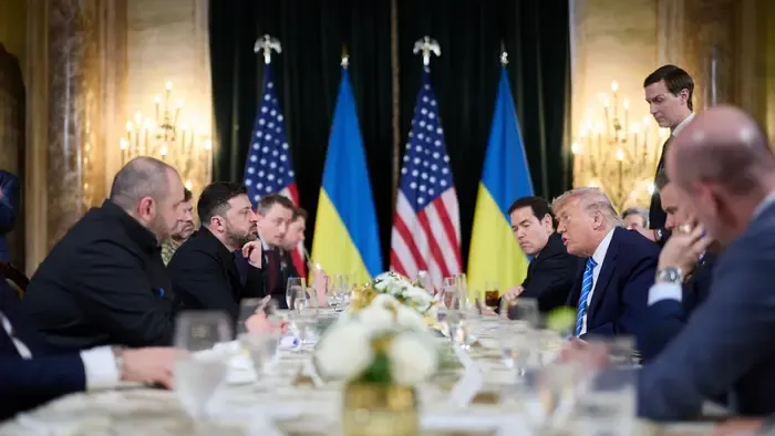 Zelenszkij nehéz helyzetét az is bizonyítja, amilyen szerény fogadtatásban részesült Amerikában