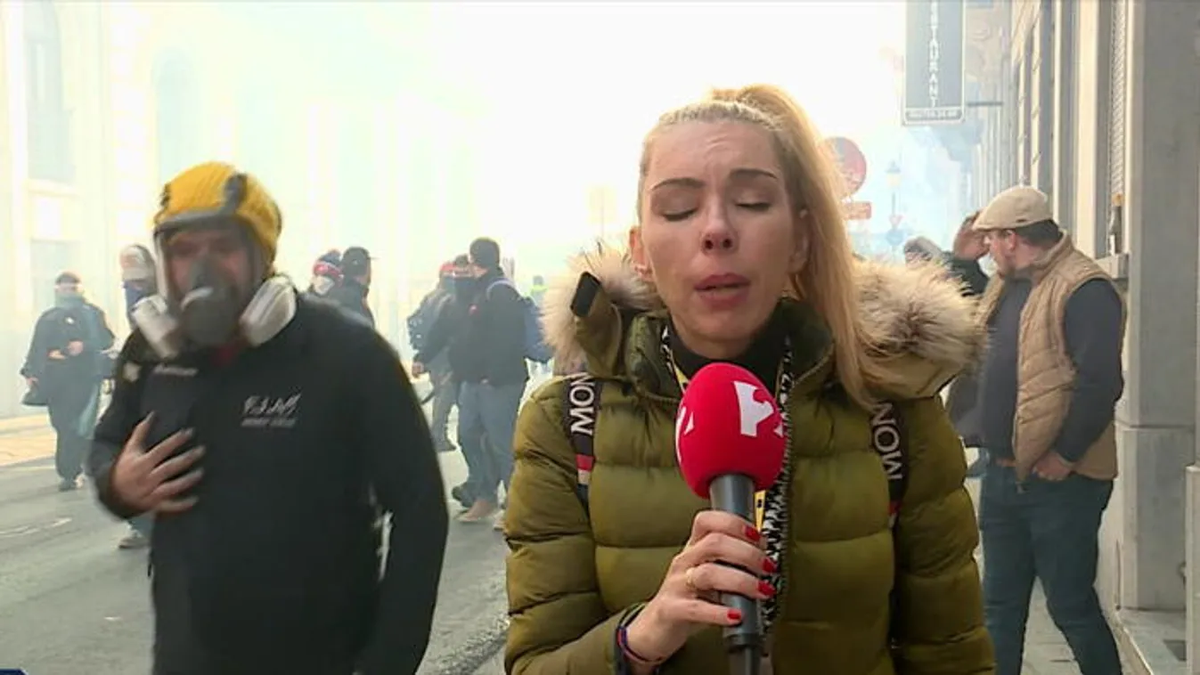 Könnygázzal fújták le a Tények riporterét és műsorvezetőjét Brüsszelben