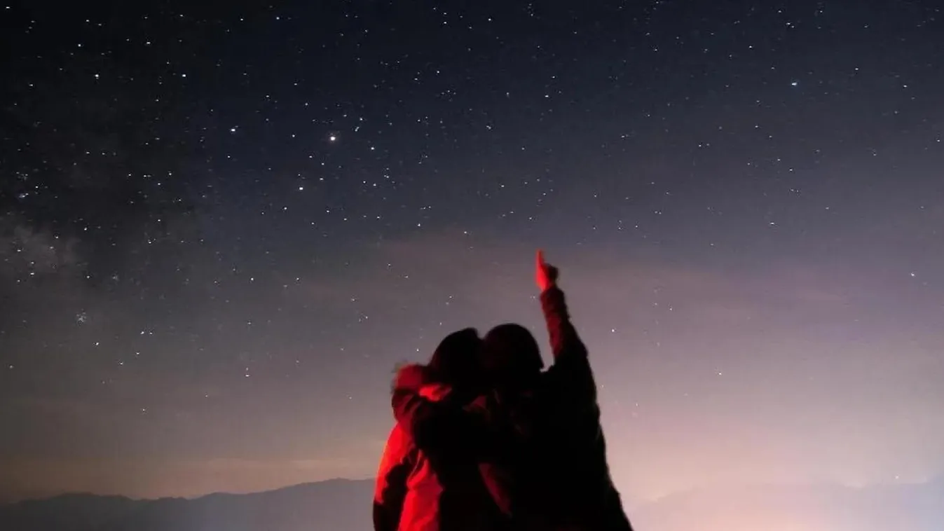 Titokzatos fények rajzolódnak ki a január eleji égbolton