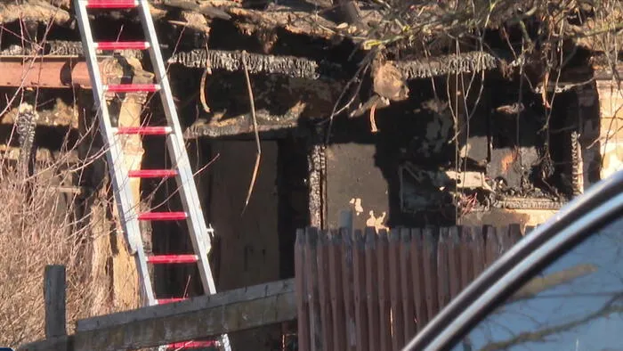 Ketten haltak meg, a szomszédok hallották meg a ropogást Adácsony